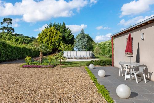 Gîte bord de loire piscine jacuzzi