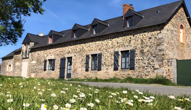 Gîte Bonaty – Comfortable, Quiet, Cozy Furnished Home for 2 to 9 Guests