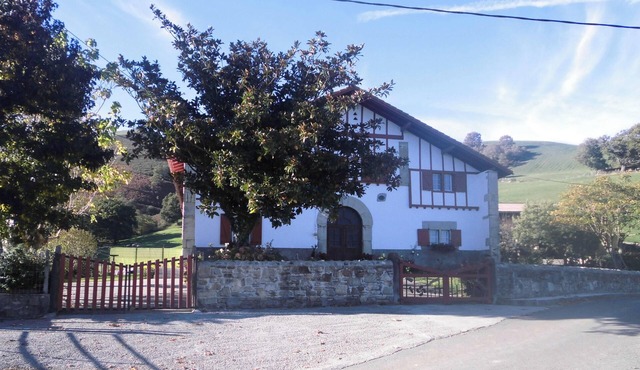 Gîte in the heart of the Basque Country on a working farm