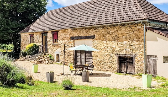 Gorgeous home in Saint-Priest-les-Fougè
