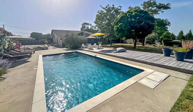 Gorgeous home in St.Aubin de Cadelech