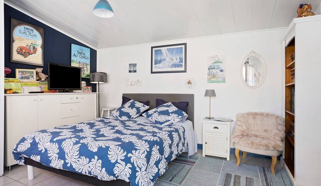 Guest Room “Lajarrieleduc” with Shared Terrace, Garden, and Wi-Fi