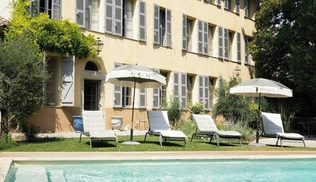Historic house in the heart of Provence