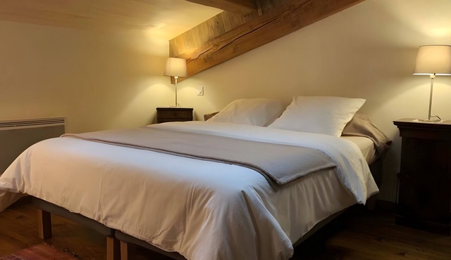 Hocha Guest Rooms with Private Garden and Wi-Fi