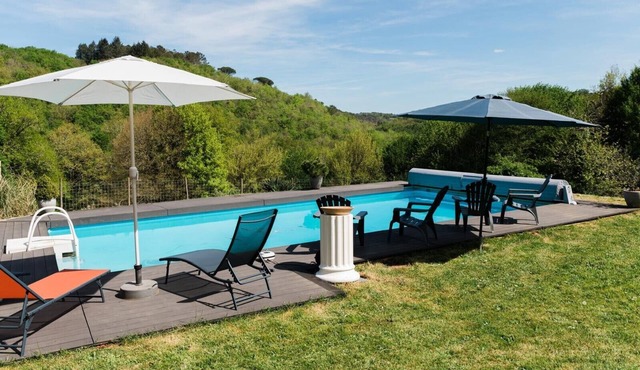Holiday Home in Périgord Noir with Private Pool, Terrace, and Wi-Fi