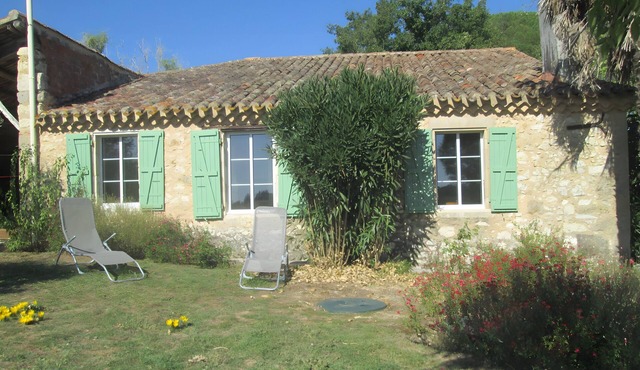 Holiday Home "Charming Country Cottage" with Private Garden
