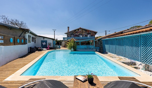 Holiday Home "Gîte Complet à la Maison Mosaïc" with Shared Pool & Wi-Fi