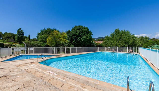 Holiday Home “Jolie Maison Proche Plage” with Pool, Mountain View and Wi-Fi