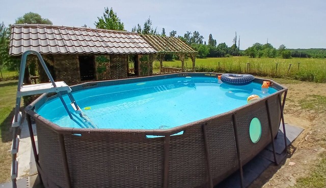 Holiday Home: Spacious House with Private Pool, Unique Cabin, Terrace & Wi-Fi