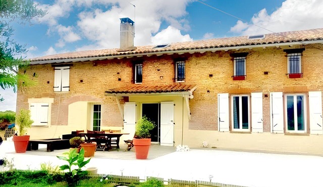 Homerez - Studio Saint-Jory, pool in Saint-Jory
