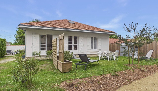 House at 350m from the center of Pornic, for 6