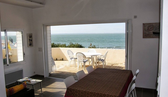 HOUSE FACING THE SEA 180° IMPRENSABLE VIEW, 3 BEDROOMS, bright renovated