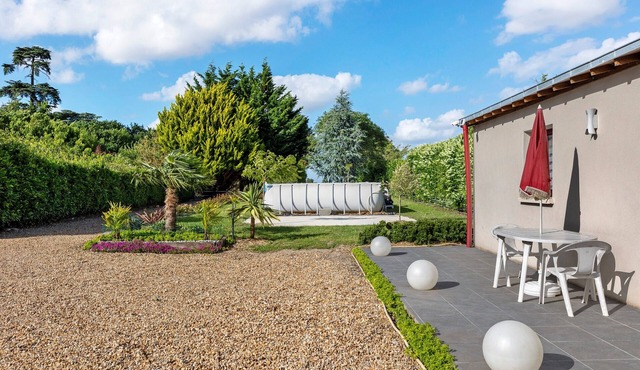 House on the Loire with Pool and Jacuzzi