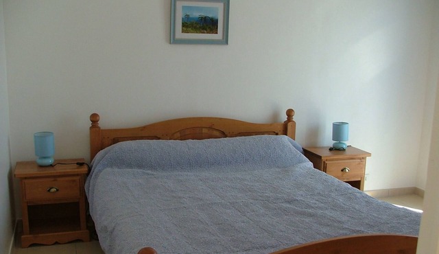 Houses for 12 people private indoor pool, 6 bedrooms, bbq enclosed garden
