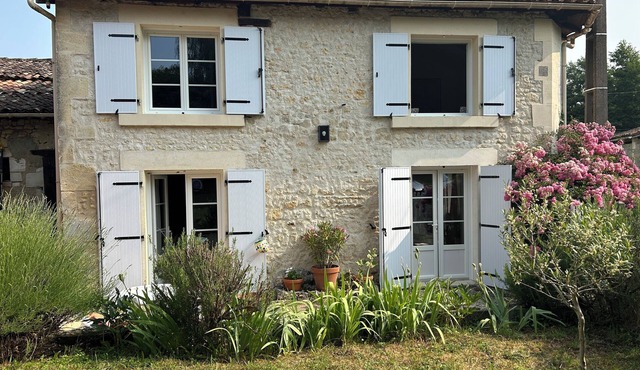 In the quiet of the countryside - Authentic charm - Modern comfort - Air-conditioned