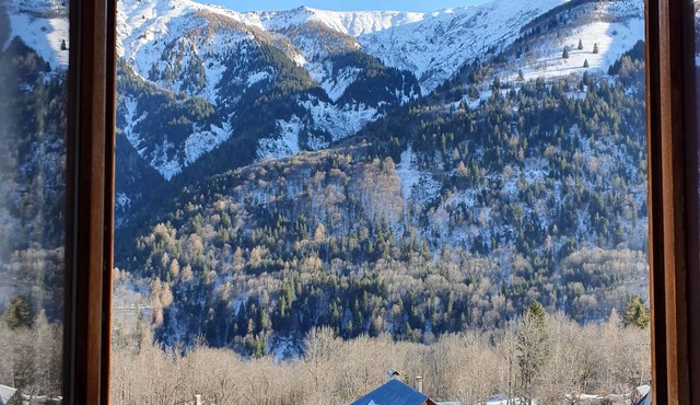 Just 5 minutes from the Domaine des Sybelles! Fully equipped apartment with view.