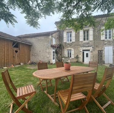 La Maison des Roses, for 4 to 11 people, Condom, Gers