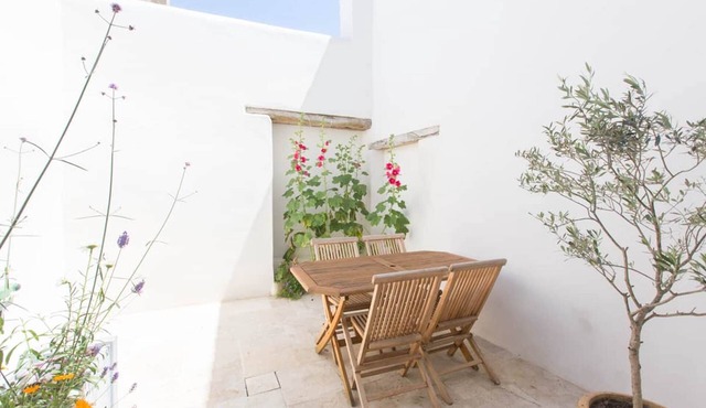 La Petite Maison (sleeps 4)