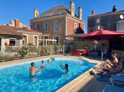 La Villa des Roses Gîte Chambres d'hôtes Piscine chauffée
