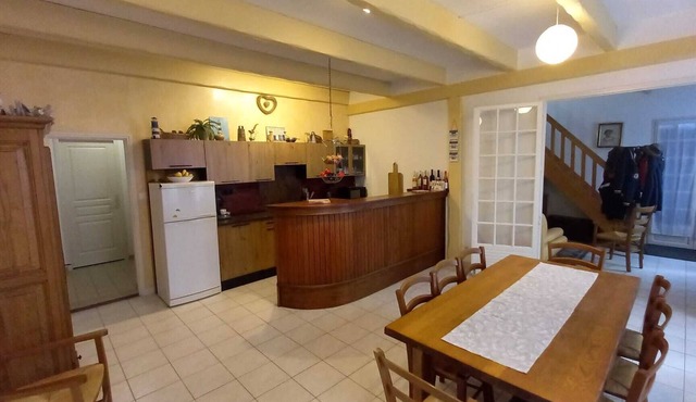 Large Boyardville family home