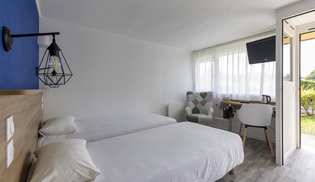 Le 2 by HOTEL AKENA LA FERTE BERNARD