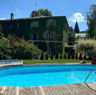 Le CLOS BOURBON in Ferrières-sur-Sichon