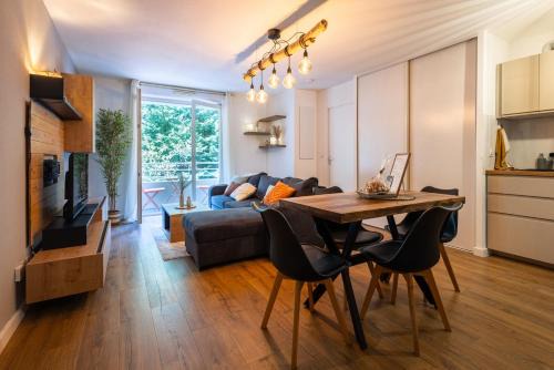 Le Cocon T2 cosy, piscine et parking privé