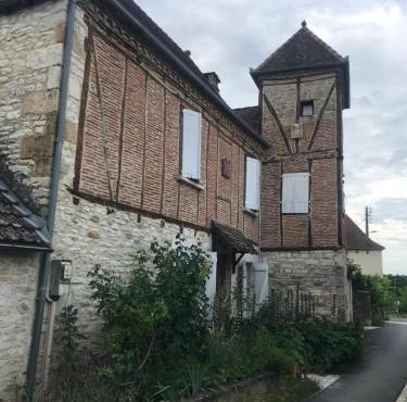 Le pigeonnier maison de caractère logement 4 personnes La maisonnette rénovée logement 2 personnes