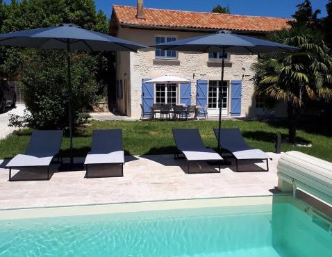 Les Côtes - Charming holiday home with heated swimming pool