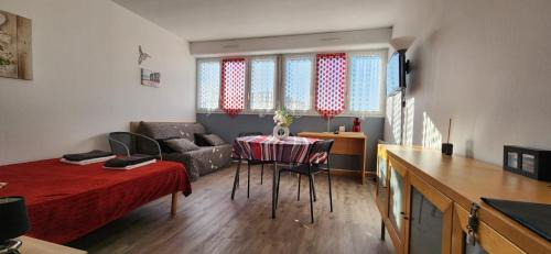 LOCBORDEAUX-FR - Appt proche CHU Bordeaux - WIFI