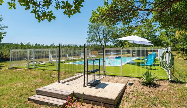 "Lodge 1" with Shared Pool, Private Terrace and Shared Garden