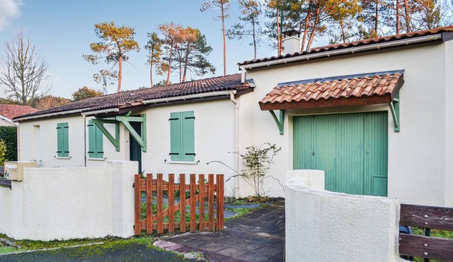Look forward to a wonderful vacation in this child-friendly vacation home not far from the sea.