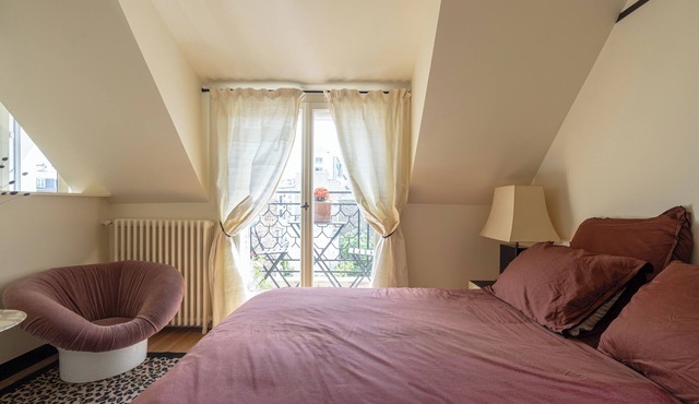Luxurious, quiet, bright studio in the heart of the south of Pigalle