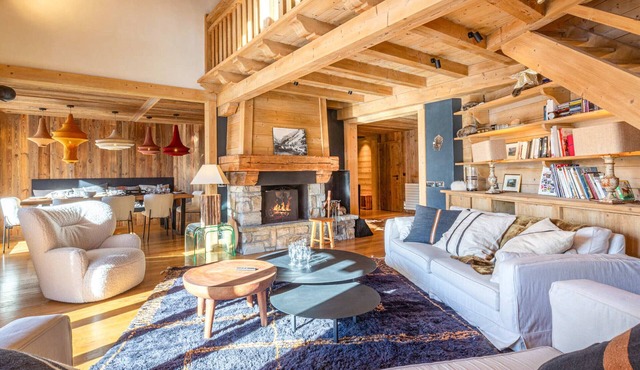 Luxury apartment 4 rooms + studio, south terrace, center Val-d'Isère, 2023, 8 people