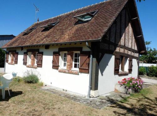 Maison accueillante à Salbris avec jardin clos et terrasse.