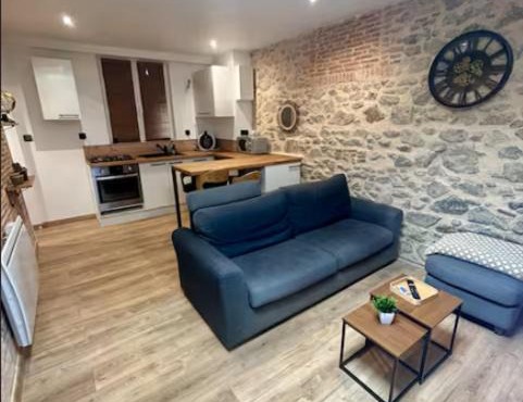 Maison atypique centre bourg 15kms du PDF et Parc Maulévrier