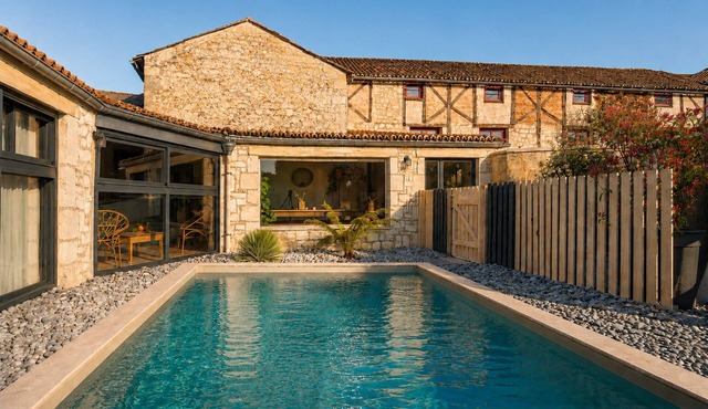 Maison Azur - Pool - Private cinema - 15 min Saumur