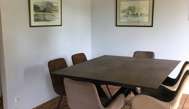 Maison bleue -2bed and breakfast -guinguettes by the lakes