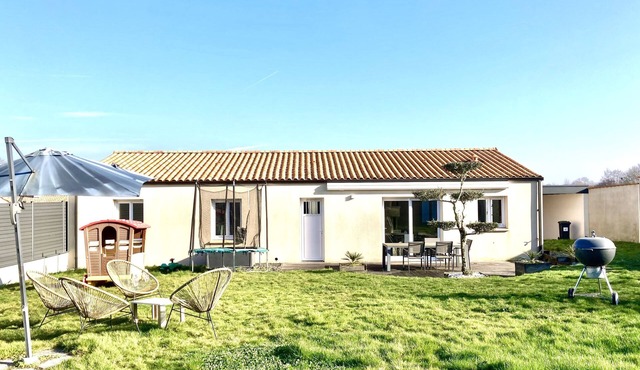 Maison Spacieuse Avec Jardin à 25min des Sables D'olonne