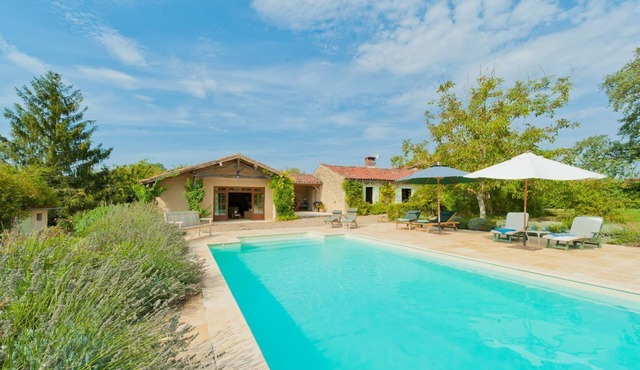 Maison Tauzia - Four Bedroom Villa, Sleeps 8