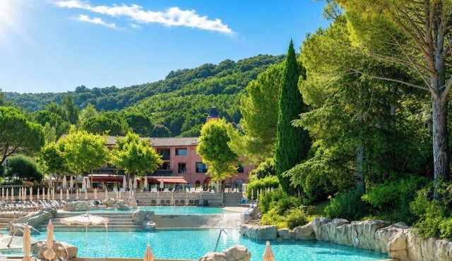 🌿 Maisonnette 5 persons with terrace in the Village of Le Rouret and its swimming pools in Grospierres
