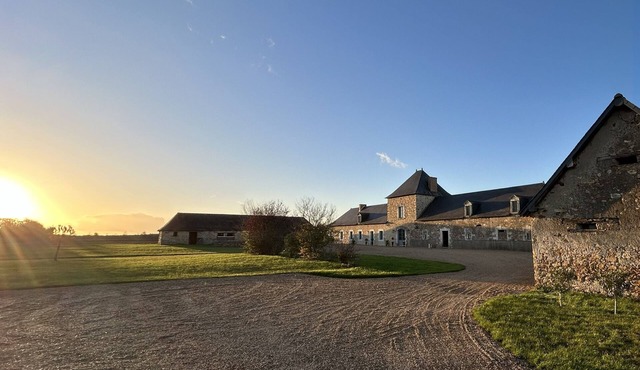 "Malitourne" Renovated family country house