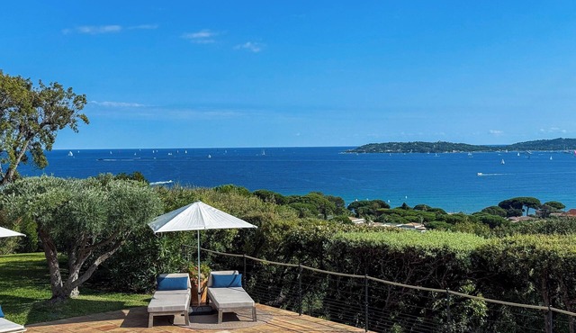 Marvelous property for 10 persons with panoramic sea view in Ste. Maxime