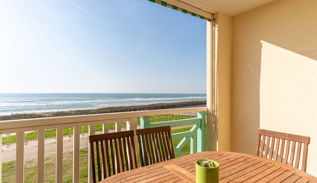 Mimizan Beach: Apartment for 4 with Parking and Direct Beach Access