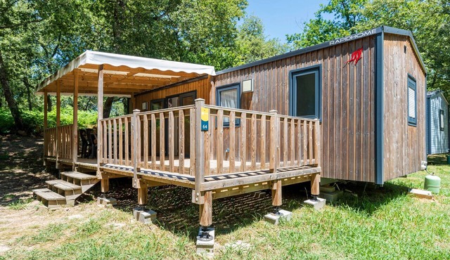 Mobile Home 'Mobilhome Confort 4 Personnes 64' with Private Terrace, Private Garden and Wi-Fi