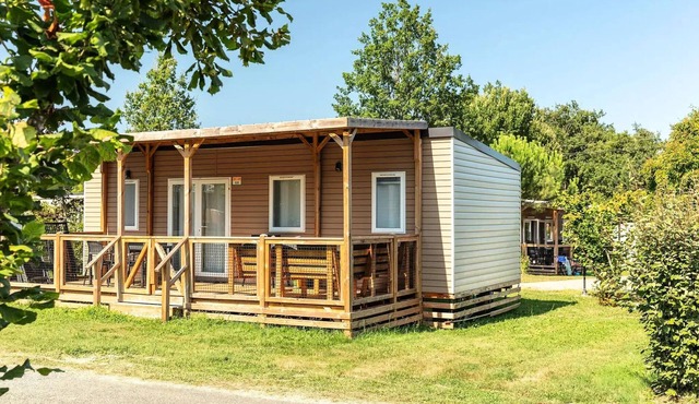 Mobile Home | Premium | 3 Bedrooms | Sleeps 6 | Lounge Terrace | A/C | TV