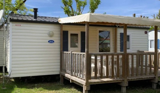 Mobile Home with Terrace for 4 People