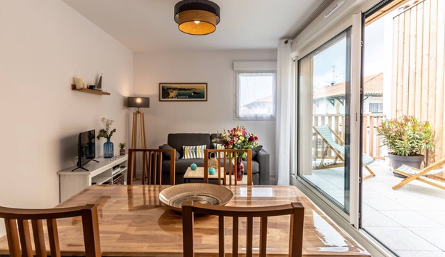 Modern Apartment with Terrace and Parking in Anglet - 4 Pers.