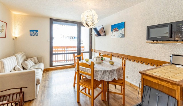 Modern studio for 4, 30m from slopes and shops