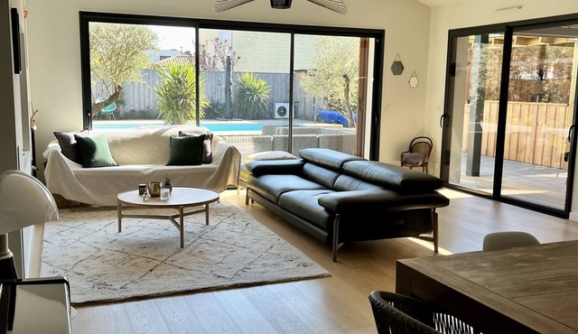 Modern house with swimming pool in the heart of Pessac